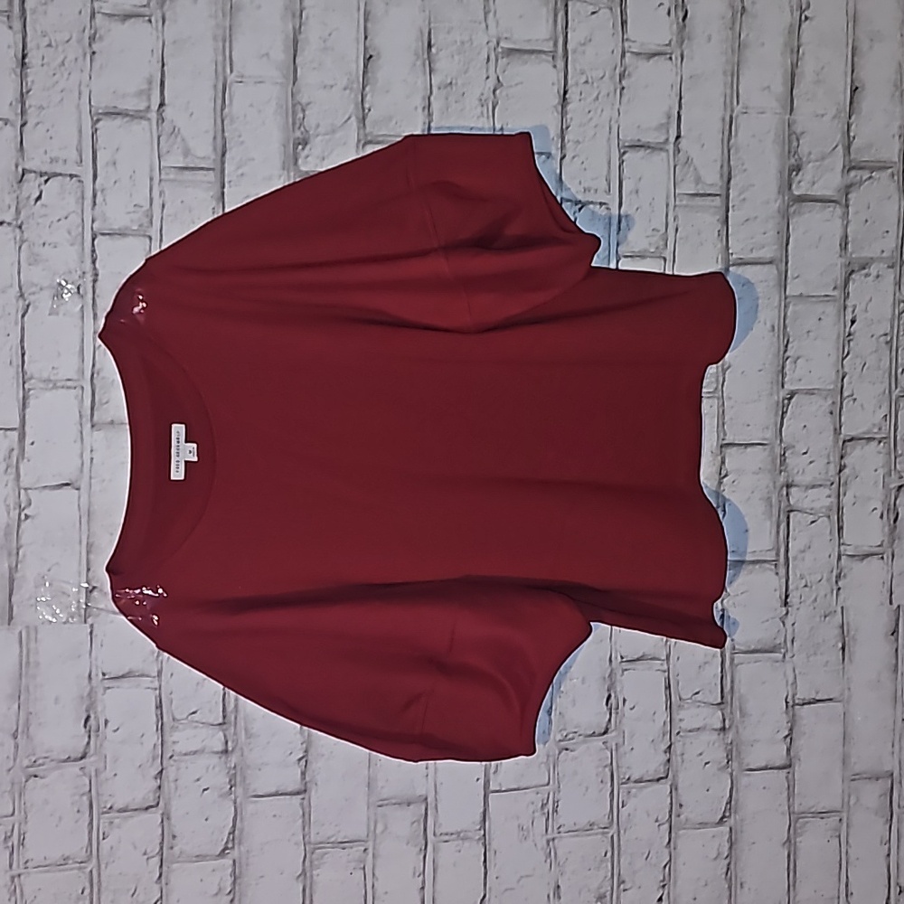 Sweat shirt material. Wide sleeve